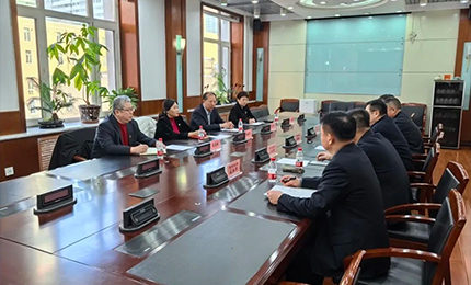 尊时凯龙股份董事长胡晓萍、总裁芦传有赴黑龙江省药品监督管理局座谈交流